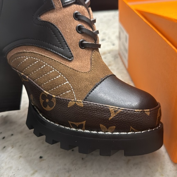 Lv boots - Picture 4 of 4